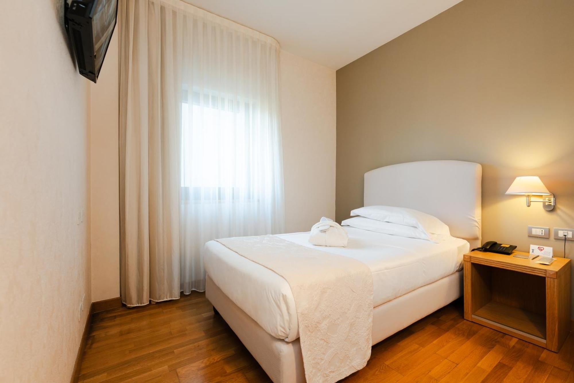 Hotel Touring 4*